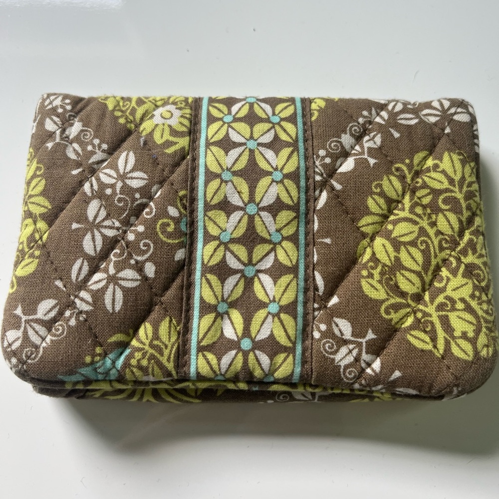 Vera BradleySittin’ in a Tree Bi-fold Wallet